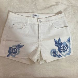 White Denim Embroidery Floral Shorts